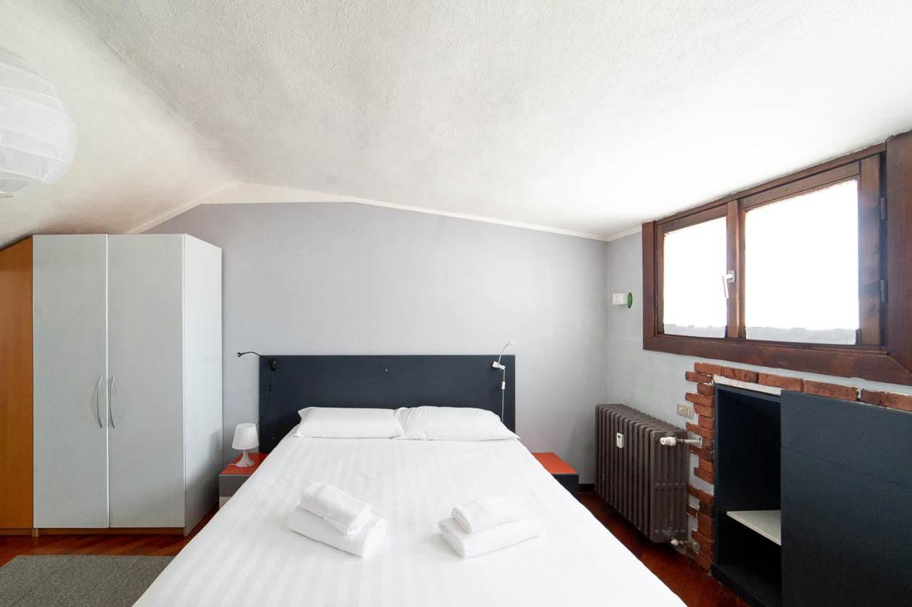 Hbhall Residenze Darsena Милано Екстериор снимка