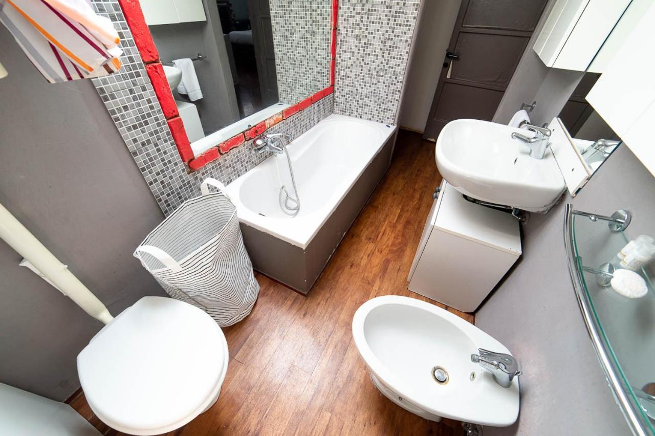 Hbhall Residenze Darsena Милано Екстериор снимка