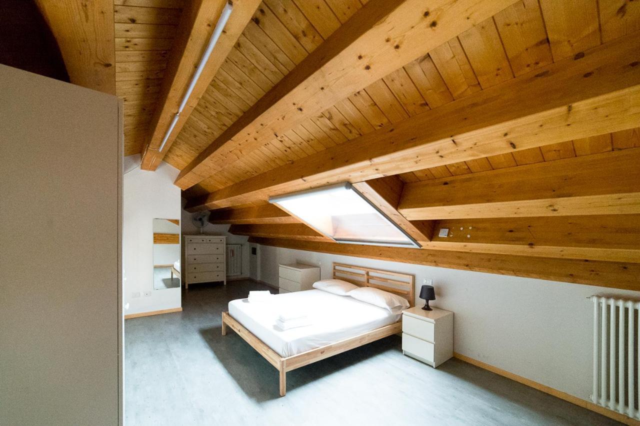 Hbhall Residenze Darsena Милано Екстериор снимка
