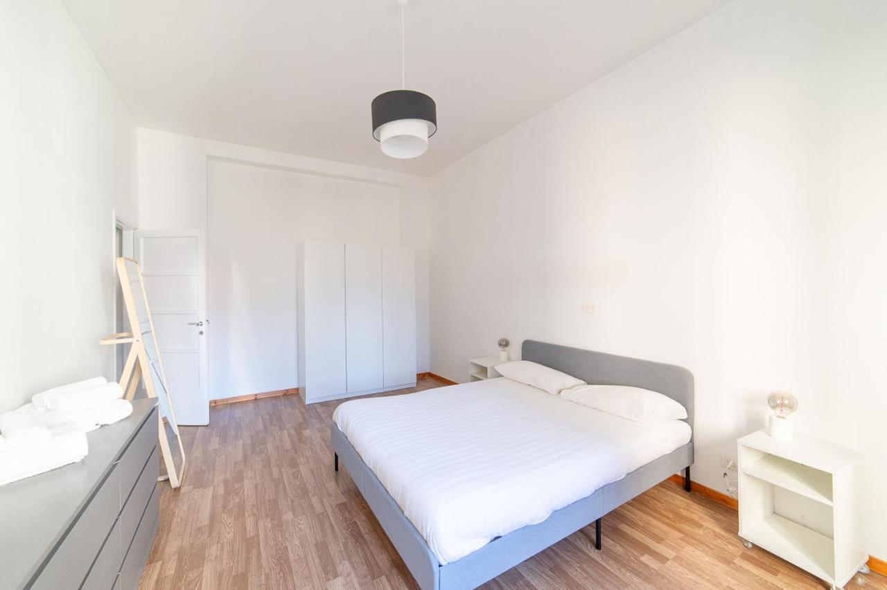 Hbhall Residenze Darsena Милано Екстериор снимка
