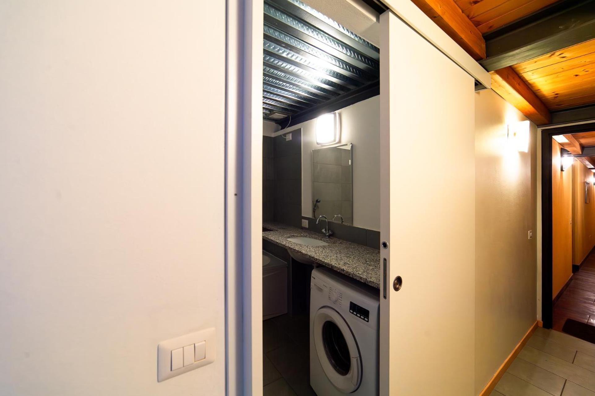 Hbhall Residenze Darsena Милано Екстериор снимка